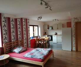 Moderne ganze Ferienwohnung 1km zum FunPark und nur 15 Minuten nach Nürnberg