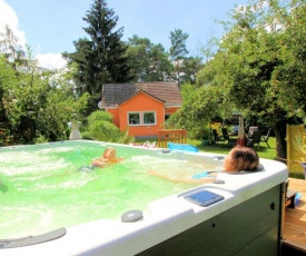 Wohlfühlferienhaus Berlin- Wellness, Pool beheizt, Sauna, Spielplatz