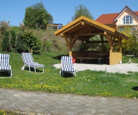 Cozy Apartment in Rotthalmunster on Working Farm