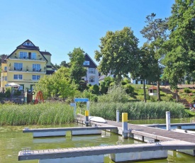 Pension direkt am See - Fürstenberg SEE 9711