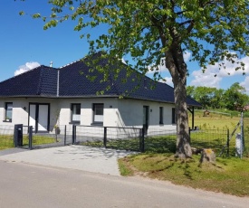 Ferienhaus mit großem Grundstück in 17237 Grünow, OT Ollendorf - Mecklenburgische Seenplatte