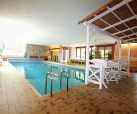 Cosy little holiday home in Chiemgau - balcony, sauna and swimming pool