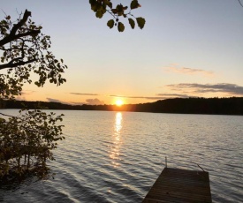 Ferienhaus Reetdach 1300qm Privatgrundstück Bootssteg Templin Lübbesee Uckermark Erholung pur Seenplatte