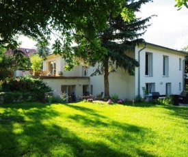 Schöne Ferienwohnung mit großem Garten und Terrasse, #3