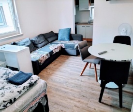 Apartment One stop to Frankfurt Airport