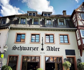 Schwarzer Adler