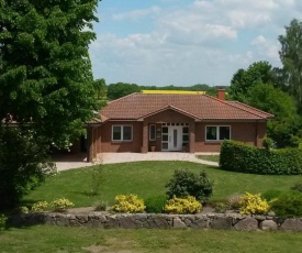 Ferienhaus im Biosphärenreservat Schaalsee Zarrentin für Familien, Monteure, Handwerker - Hunde gestattet, mit Zaun